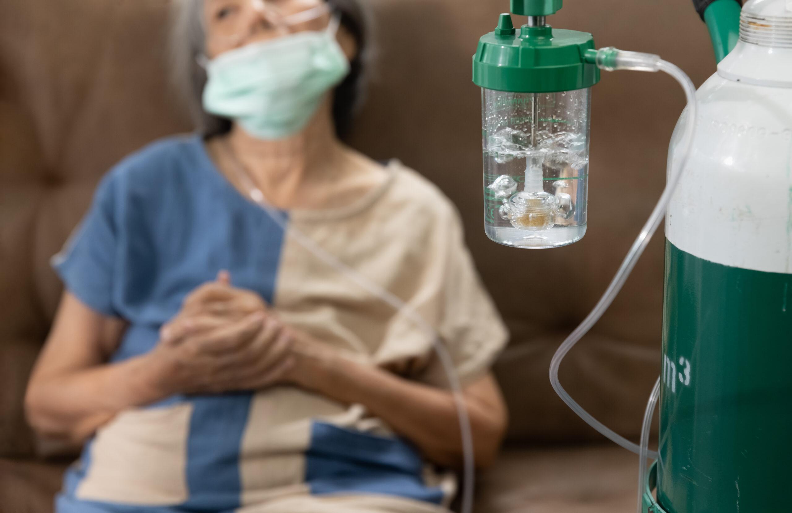 How to use oxygen tanks in hospice care