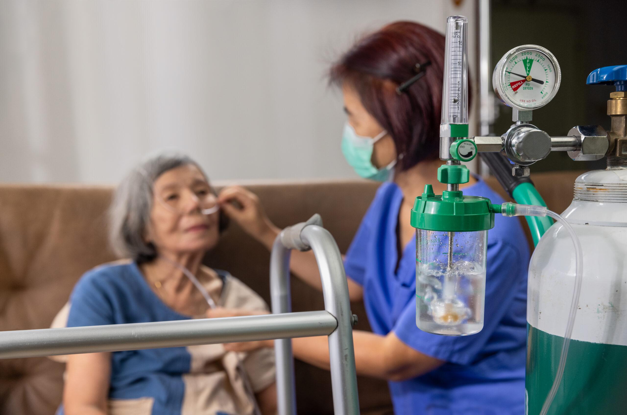 How to use oxygen tanks in hospice care